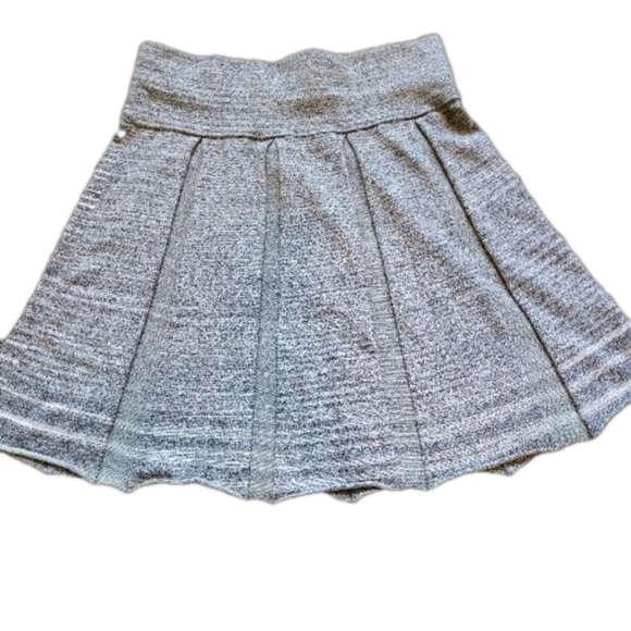 Gray A-Line Mini Skirt with Pleated and Ribbed Details - Picture 3 of 9
